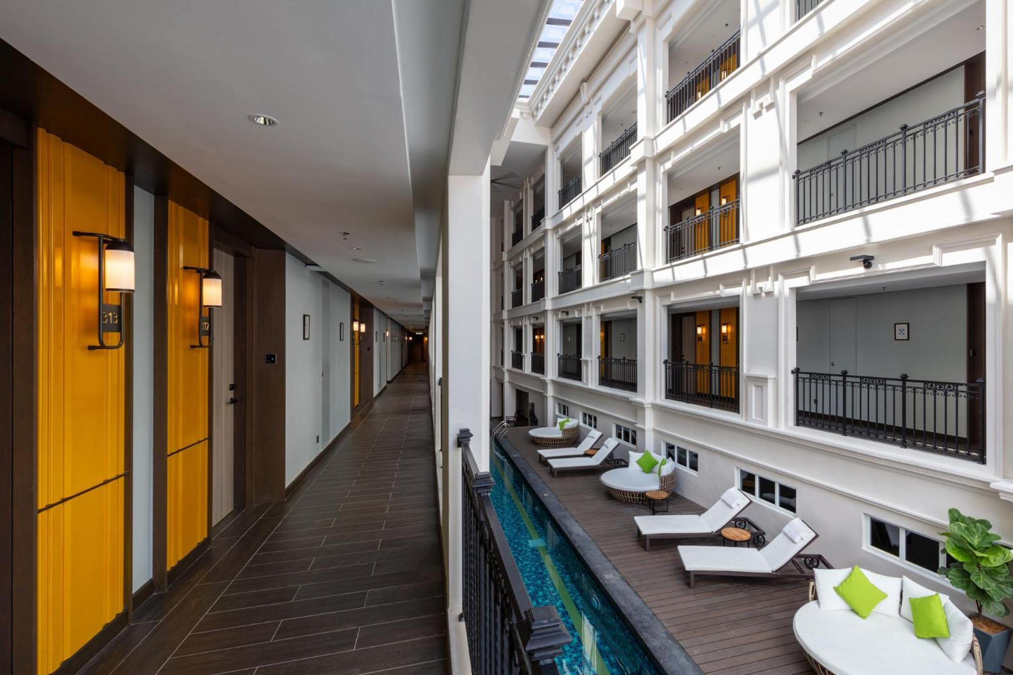 Hotel The George Penang By The Crest Collection George Town Exterior foto The interior of the hotel